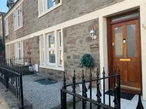 Castle View Accommodation - Inchnadamph