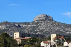 Appartements HAUT DE VILLA AVEC EXTERIEURS, a Aubagne, pays de Marcel Pagnol : photos des chambres