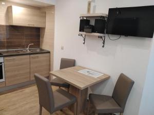 APARTMANI MOROVI DVORI