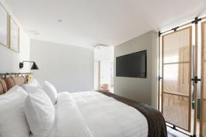Deluxe Room room in Oru Hub Hotel