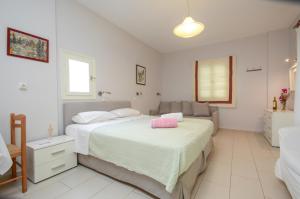 Ydreos Studios & Apartments