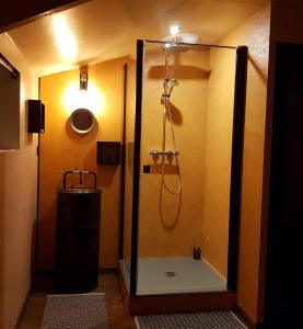 Odyssée - Chambre dhôtes avec spa et sauna privés