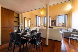 Apartment - Split Level with 2 bathrooms room in Doge Morosini Palace