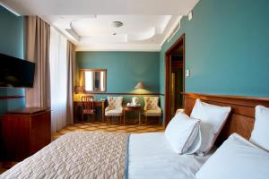 Superior Queen Room room in Belgorod Hotel