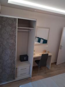 Marathon Studios & Apartments