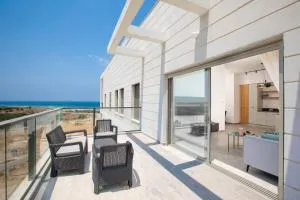 Chic Sea View Balcony Escape by Sea N' Rent - Tyr
