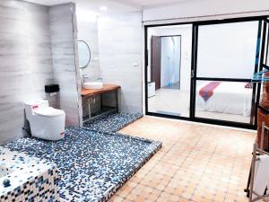 Phòng Deluxe Giường Đôi có Bồn tắm (Deluxe Double Room with Bathtub)