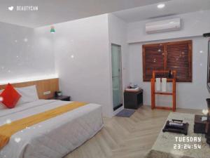 Phòng giường đôi có phòng tắm riêng (Double Room with Private Bath)