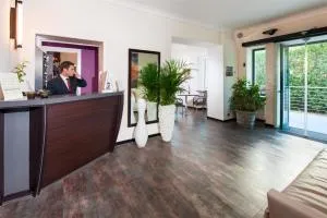 玛丽亚克里斯蒂娜别墅酒店 - 卡塞塔