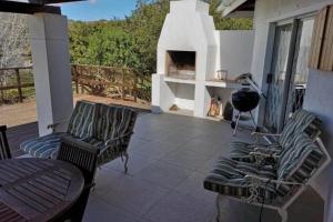 Staples House - Living The Breede
