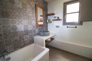 Deluxe Double Room with Bath room in Hotel Boutique La Serena - Adults Only