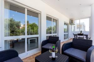 Downtown Lovers Home by Seewest