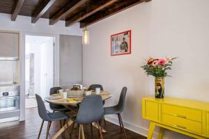 2 bedroom suites with AC next to Avenida da Liberdade