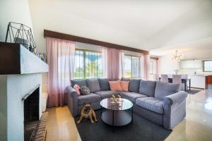 Villa Mimosa sleeps 8 with Heated Pool