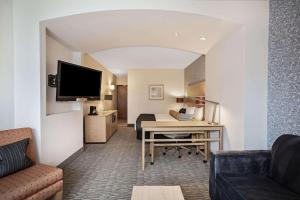 Executive King Room room in La Quinta by Wyndham Austin NW/Lakeline Mall