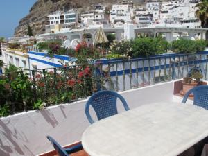 Harbour 332 in Puerto De Mogan by El Sirocco