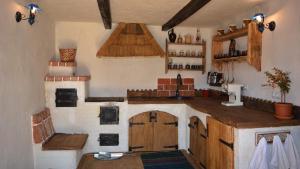 Casa Colț din Maramureș - Old Traditional House