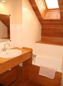 Chalets L'Aouro Hameau des Chazals Nevache Hautes Alpes : photos des chambres