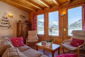 Chalets Le Troll Hameau des Chazals Nevache Hautes Alpes : photos des chambres