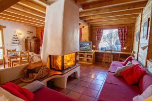 Chalets Le Troll Hameau des Chazals Nevache Hautes Alpes : photos des chambres