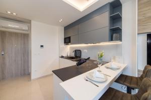 Delux Apartments Sunset Beach