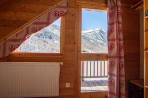 Chalets Les Elfes Hameau des Chazals Nevache Hautes Alpes : photos des chambres