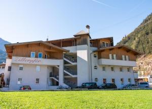 423 - Penthouse apartment centrum Mayrhofen near ski area