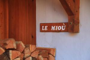 Chalets Le Miou hameau des Chazals Nevache Hautes Alpes : photos des chambres