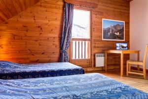 Chalets Le Pignotto Hameau des Chazals Nevache Hautes Alpes : photos des chambres