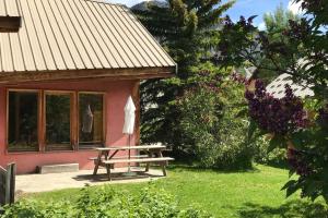 Chalets L'Elva Hameau des Chazals Nevache Hautes Alpes : photos des chambres