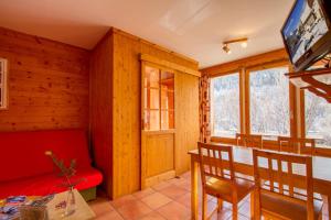 Chalets L'Elva Hameau des Chazals Nevache Hautes Alpes : photos des chambres