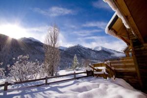 Chalets L'Elva Hameau des Chazals Nevache Hautes Alpes : Chalet