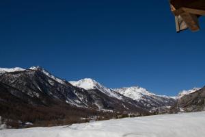 Chalets Le Baouba Hameau des Chazals Nevache Hautes Alpes : photos des chambres