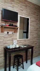 Manja Inn, Paka