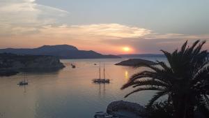 Villa Dina Apartments - 4hvězdičkové hotely ve městě Almirída