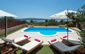 Holiday home Magic view with private heated pool