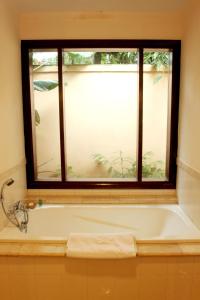 Laras Asri Resort & Spa