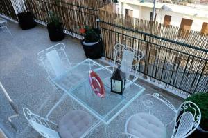 The Captains Flat on the Roof