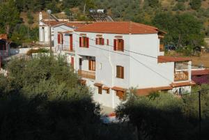 Villa Zaharo and Lilian Apartments Skiathos Greece