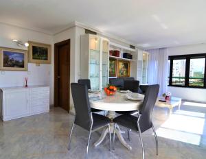 Coblanca 27 - by Apturist