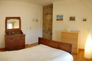 Ruhiges, gemütliches Ferienhaus mit großem Garten