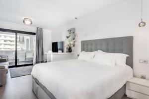 by RIVA - Cozy, Contemporary Studio in Puerto Banus Gardens