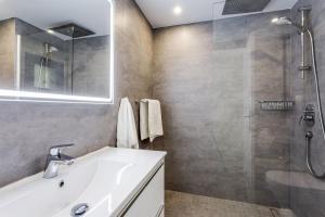 by RIVA - Cozy, Contemporary Studio in Puerto Banus Gardens