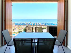 obrázek - Fronte mare stupenda terrazza Piramide Jesolo Lido Carraro Immobiliare - Family Apartments