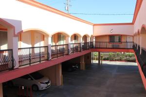 ERTH INN by AGA Maywood