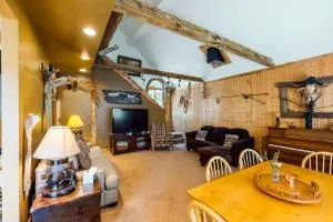 Making Memories in Mariaville - Aurora