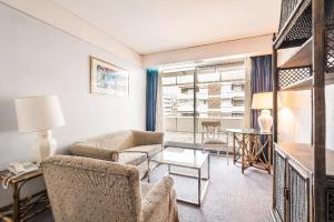 Room #9416253 room in Pierre & Vacances Apartamentos Edificio Eurobuilding 2