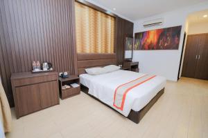 Giường Lớn Loại Sang (King Deluxe)