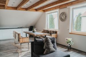 Wohnoffice mit Übernachtungsmöglichkeit Residenz Manzell Kiba 24