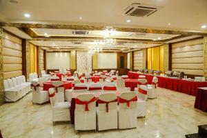 Hotel Taj Heights